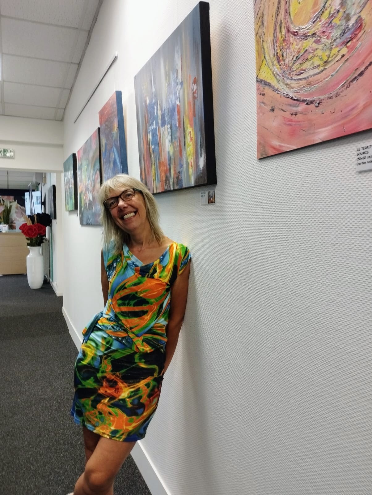 Exposition dans les bureau de Kanopii, des peintures abstraites de l'artiste peintre Florence Haverlant
