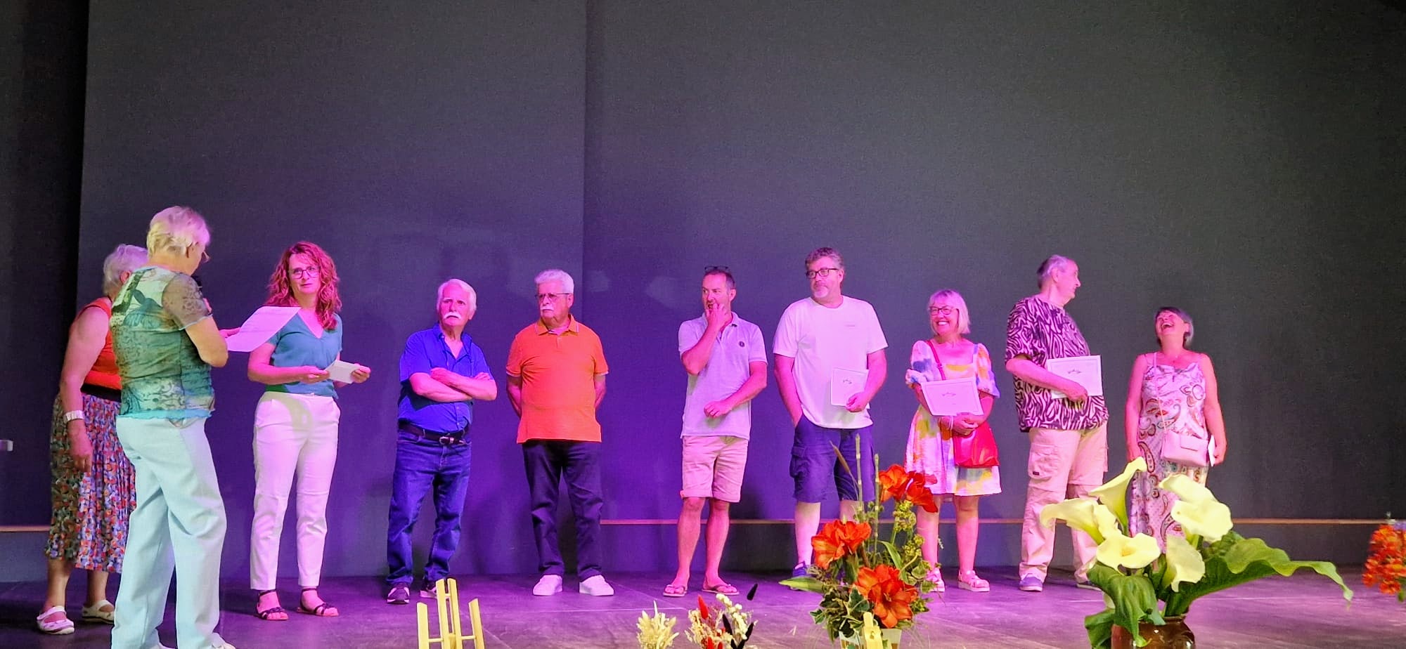 Remise des prix au salon de printemps de l'association ECLA pour l'artiste peintre Florence Haverlant